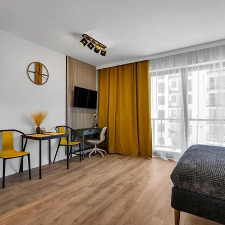Lotnisko Chopina Modern Lägenhet